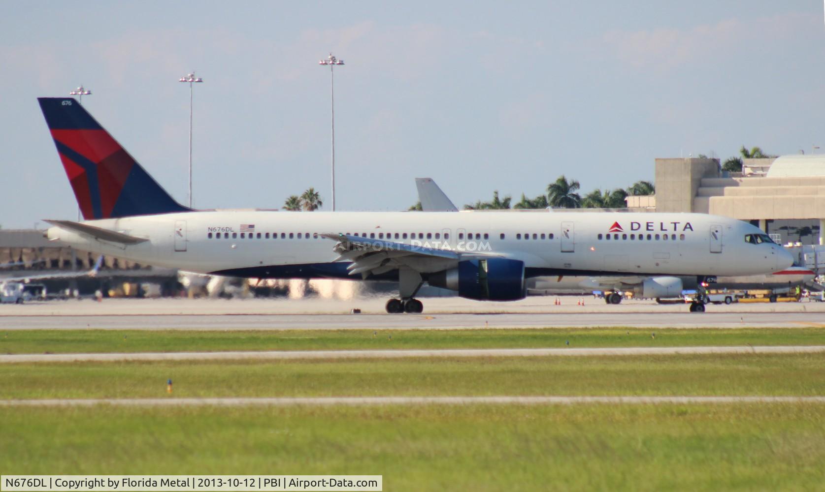 N676DL, 1992 Boeing 757-232 C/N 25981, Delta 757-200