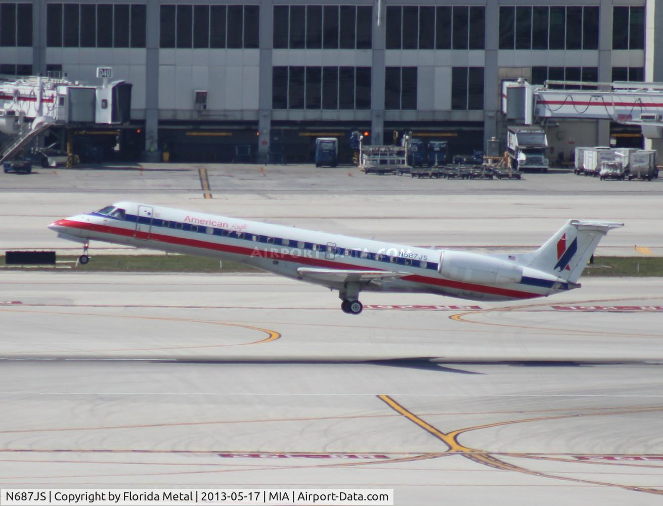 N687JS, 2004 Embraer ERJ-145LR (EMB-145LR) C/N 14500846, American Eagle E145