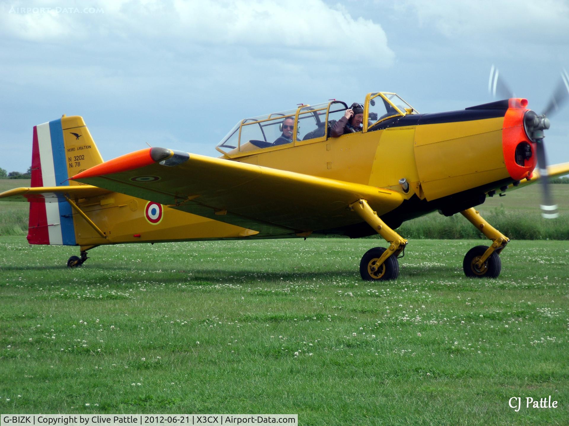 G-BIZK, 1962 Nord N3202B-1 Master C/N 78, Having fun at Northrepps