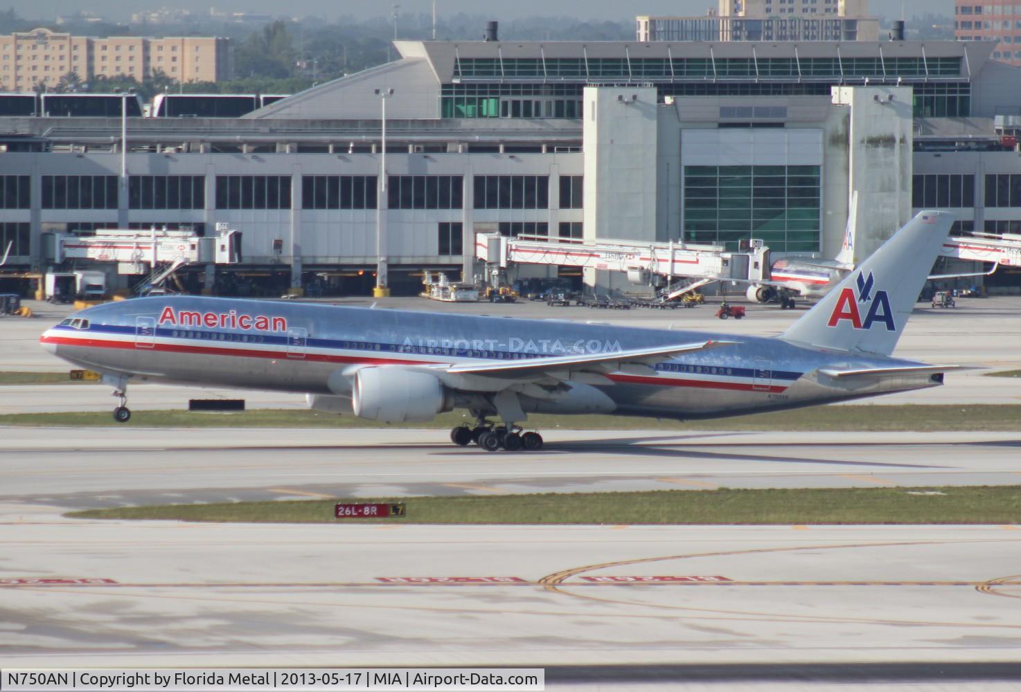 N750AN, 2001 Boeing 777-223 C/N 30259, American 777-200