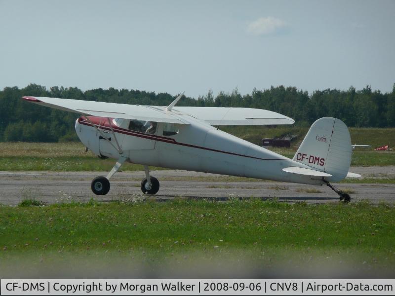 CF-DMS, 1946 Cessna 140 C/N 10477, Ready to depart