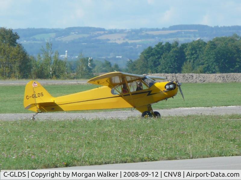 C-GLDS, 1999 Wag-Aero CUBy C/N R W 696, Taxying in for lunch.