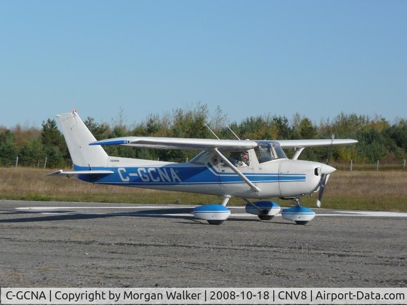 C-GCNA, 1974 Cessna 150M C/N 15075820, Taxying out