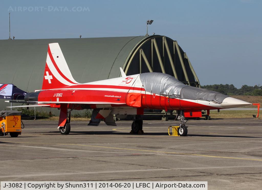 J-3082, Northrop F-5E Tiger II C/N L1082, Participant of the Cazaux AFB Spotterday 2014... Additional 50th anniversary patch...