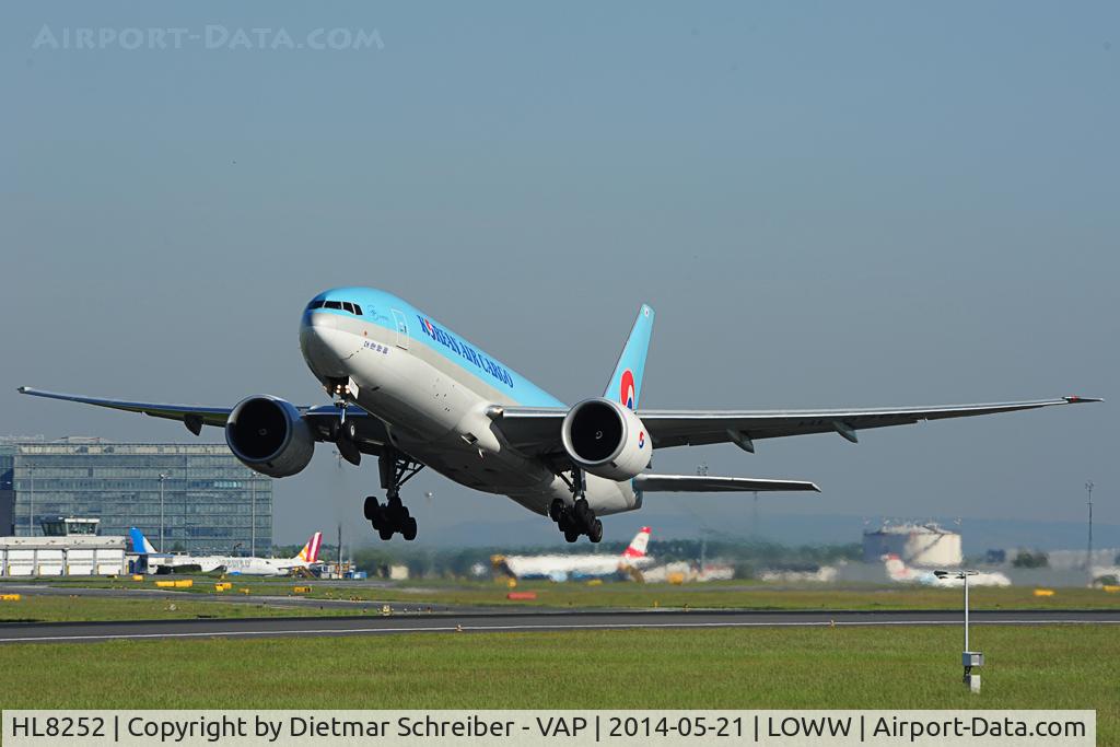 HL8252, 2012 Boeing 777-FB5 C/N 37638, Korean Boeing 777-200
