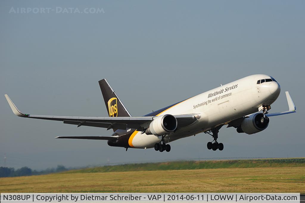 N308UP, 1996 Boeing 767-34AF C/N 27761, UPS Boeing 767-300
