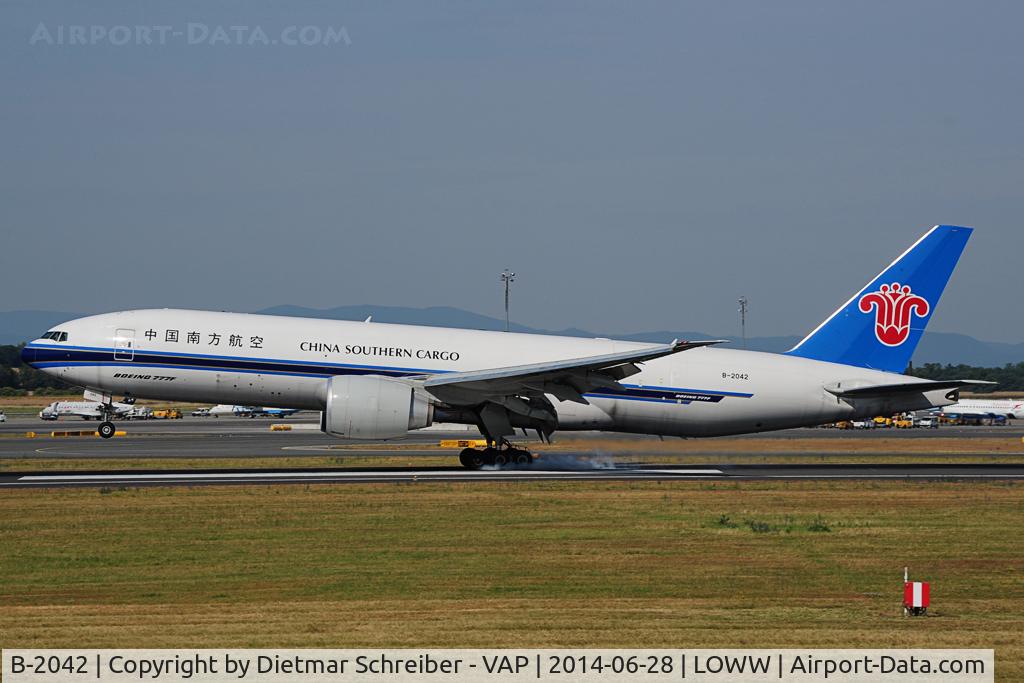 B-2042, 2013 Boeing 777-F1B C/N 41633, China Southern Boeing 777-200