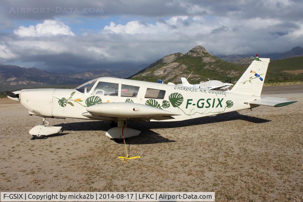 F-GSIX, Piper PA-32-260 Cherokee Six Cherokee Six C/N 32-59, Parked