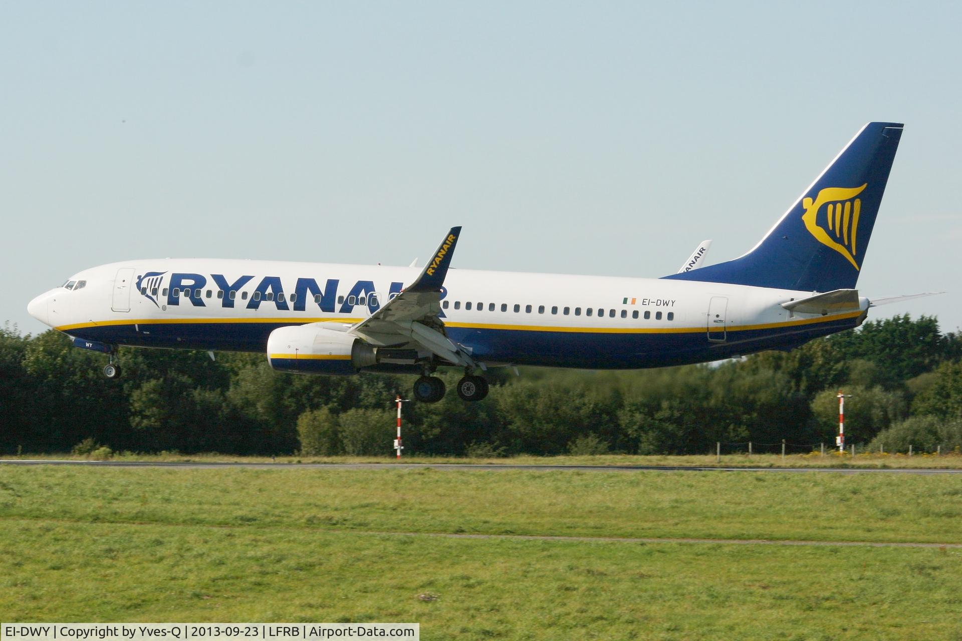 EI-DWY, 2008 Boeing 737-8AS C/N 33638, Boeing 737-8AS(WL), On final rwy 25L, Brest-Bretagne Airport (LFRB-BES)