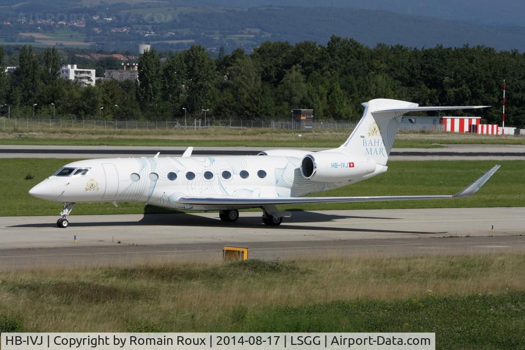 HB-IVJ, 2013 Gulfstream Aerospace G650 (G-VI) C/N 6062, Taxiing