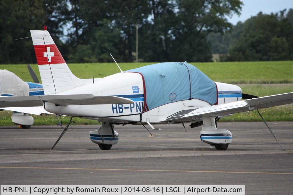 HB-PNL, 1993 Piper PA-28-161 C/N 28-16108, Parked