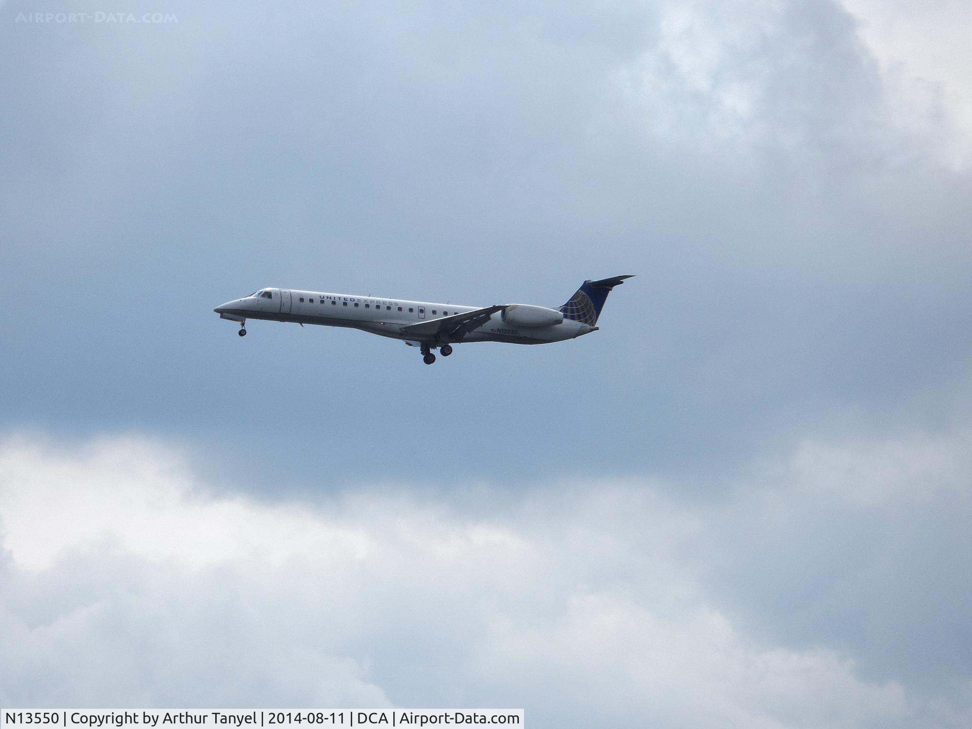N13550, 2002 Embraer ERJ-145LR (EMB-145LR) C/N 145575, Landing @ DCA