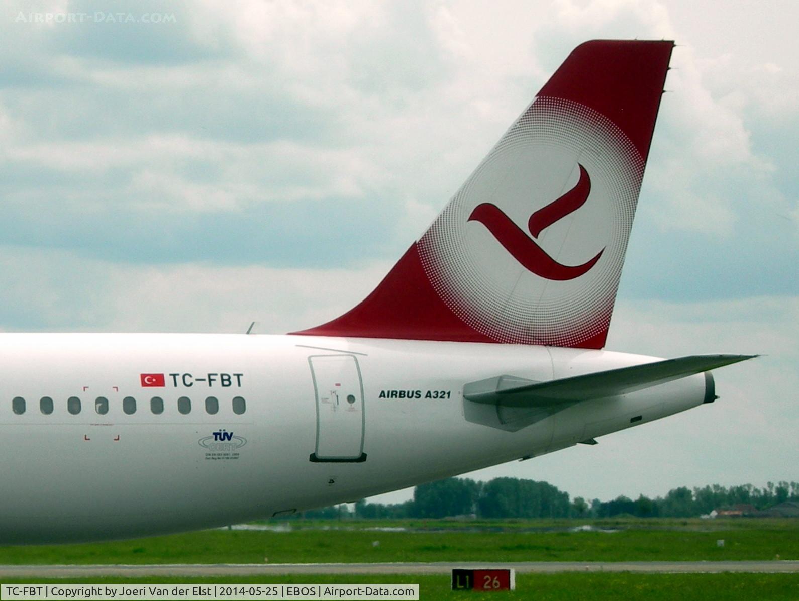 TC-FBT, 1998 Airbus A321-131 C/N 855, Freebird taxiing to Runway 26