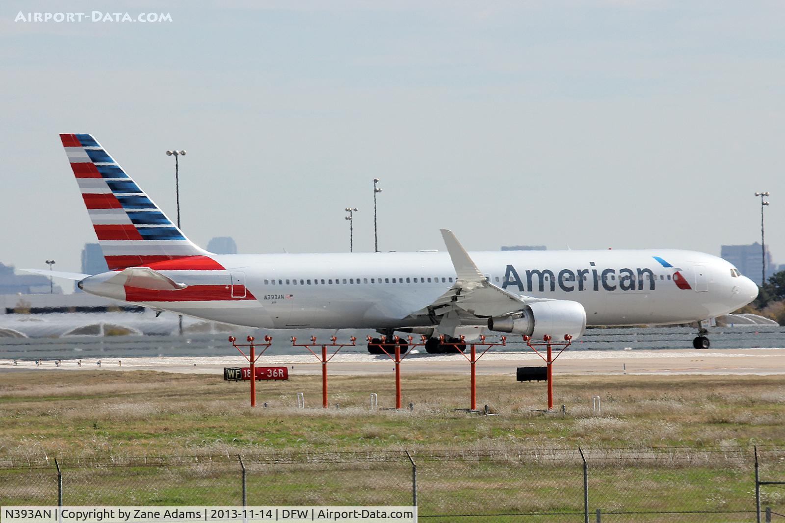 N393AN, 1998 Boeing 767-323 C/N 29430, At DFW Airport
