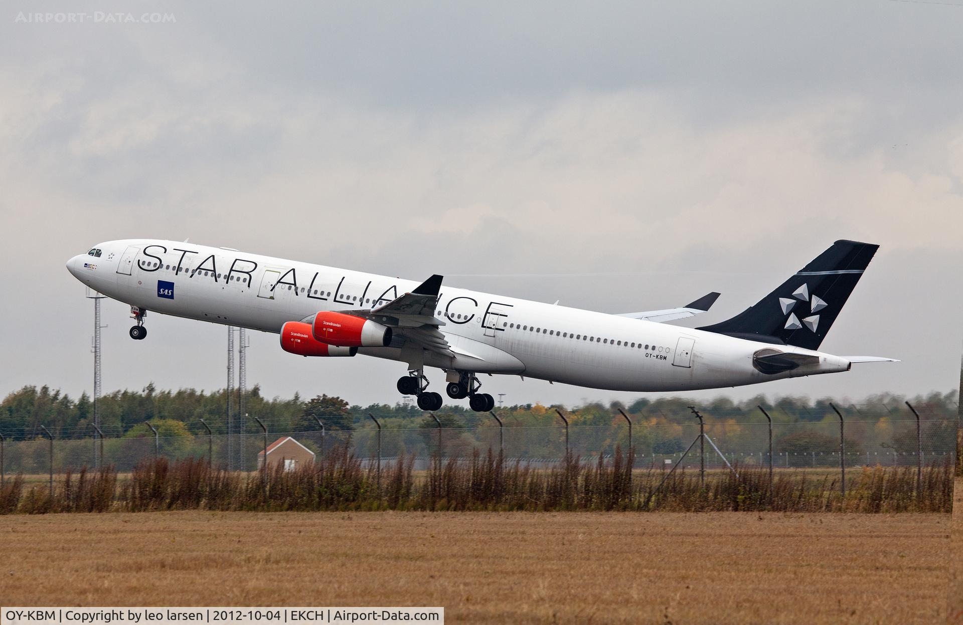 OY-KBM, 2002 Airbus A340-313X C/N 450, Copenhagen Kastrup 4.10.12 in Star Alliance c/s.