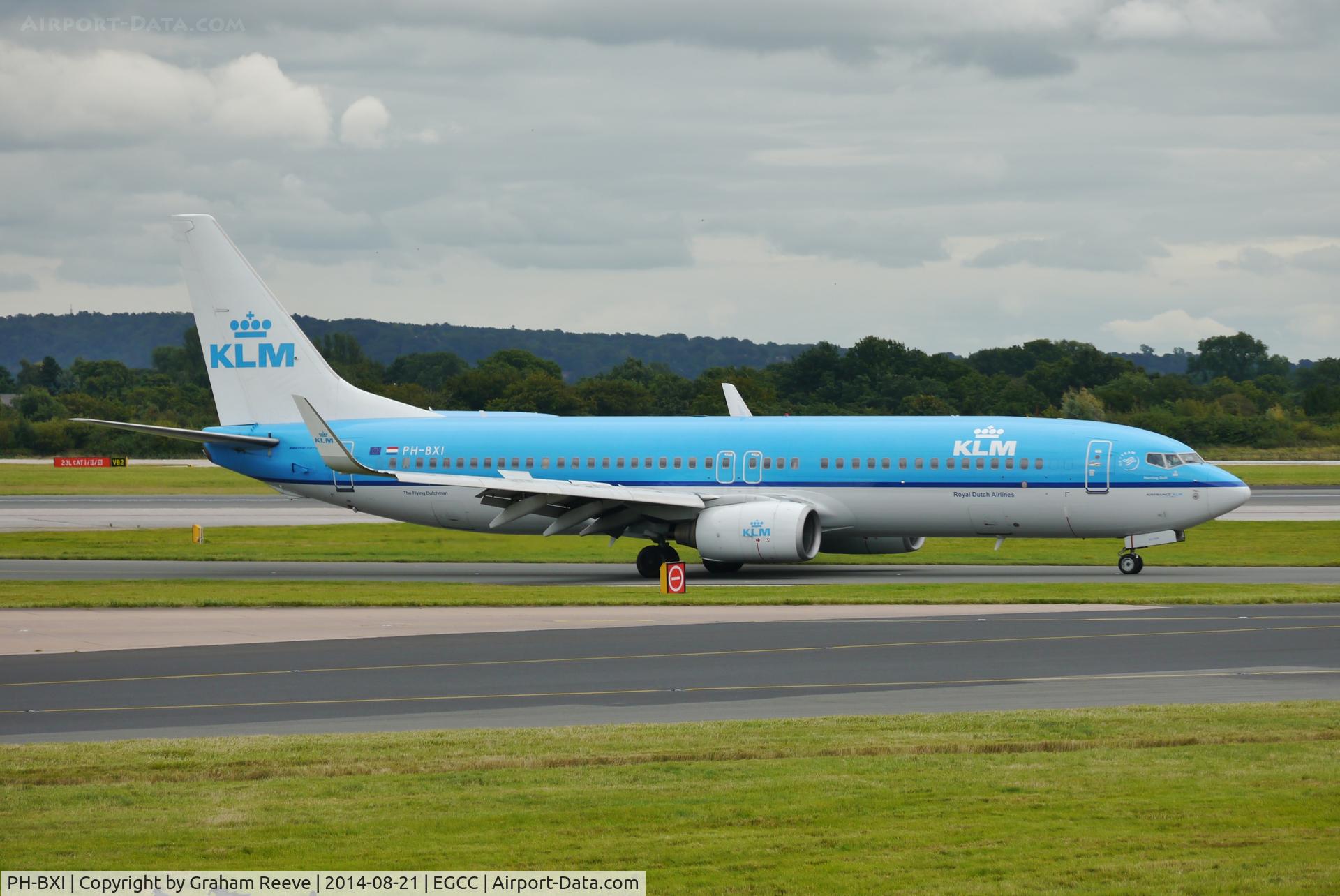 PH-BXI, 2000 Boeing 737-8K2 C/N 30358, Just landed.