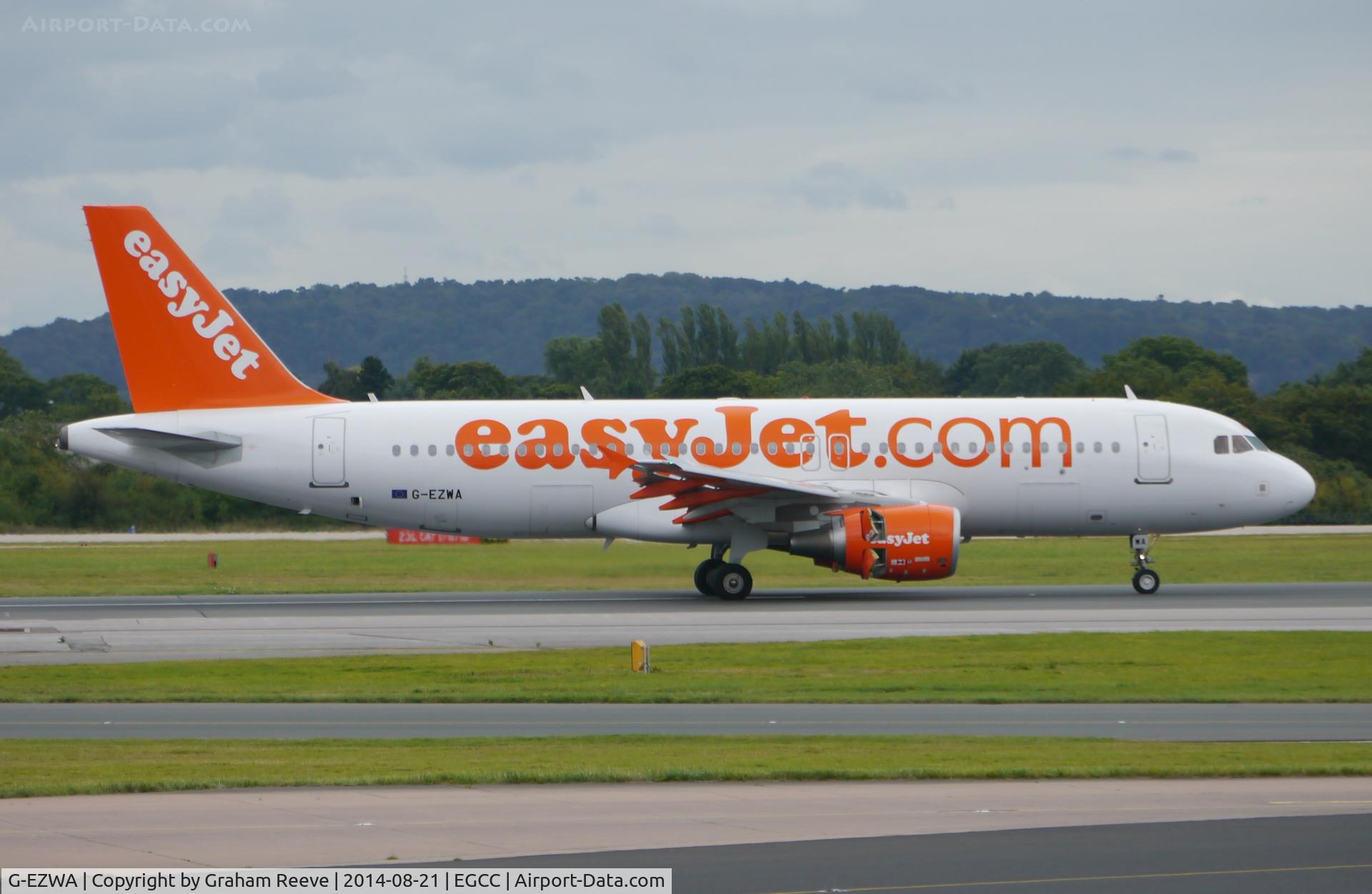 G-EZWA, 2012 Airbus A320-214 C/N 5201, On the runway at Manchester.
