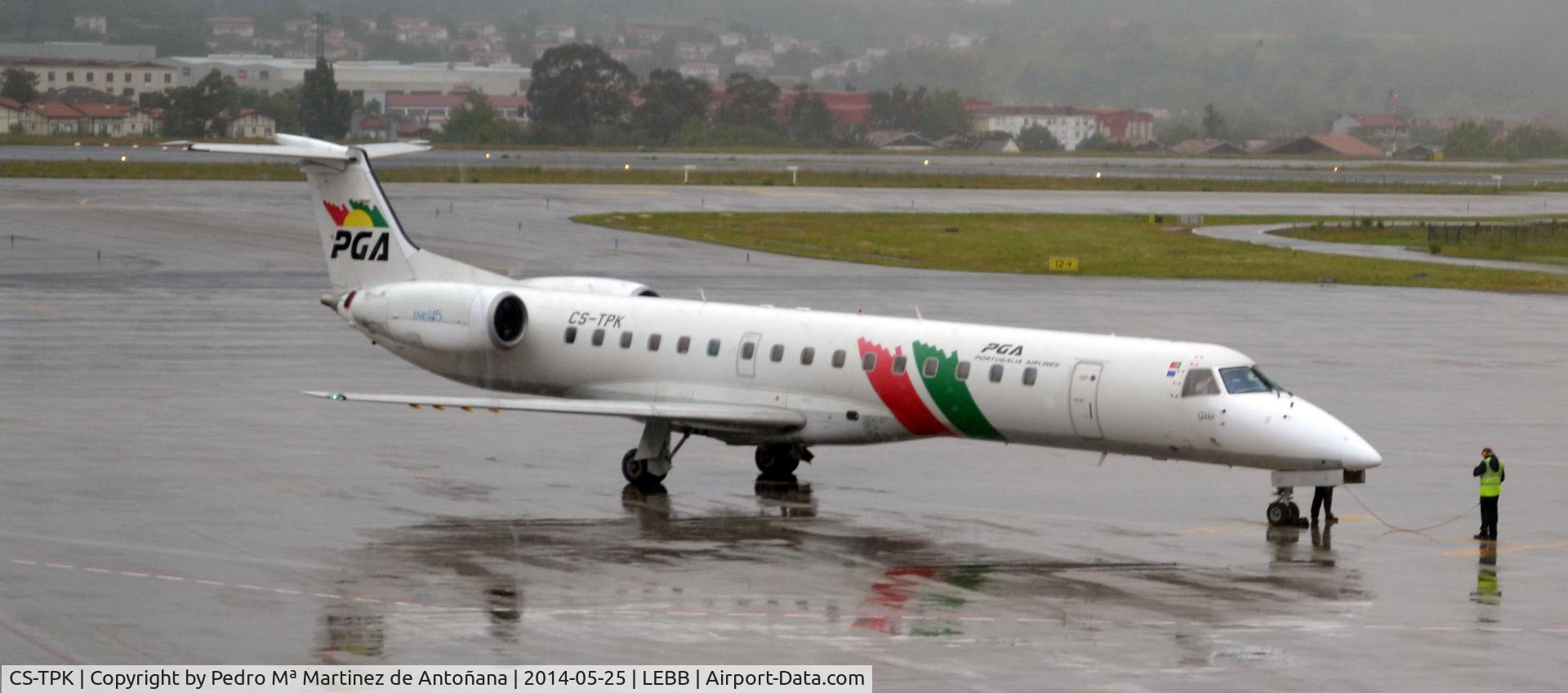 CS-TPK, 1998 Embraer EMB-145EP (ERJ-145EP) C/N 145041, Aeropuerto Loiu Bilbao