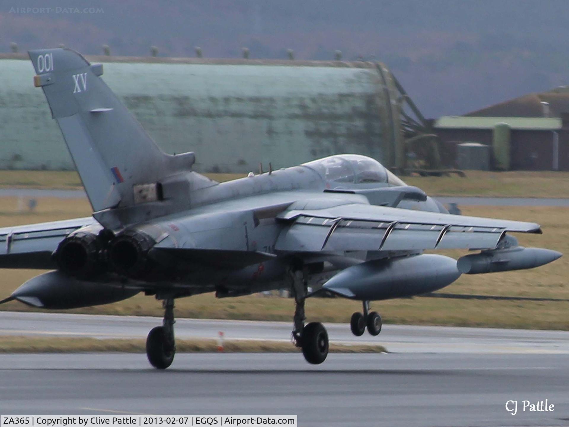 ZA365, 1982 Panavia Tornado GR.4(T) C/N 156/BT029/3079, Touchdown at RAF Lossiemouth EGQS