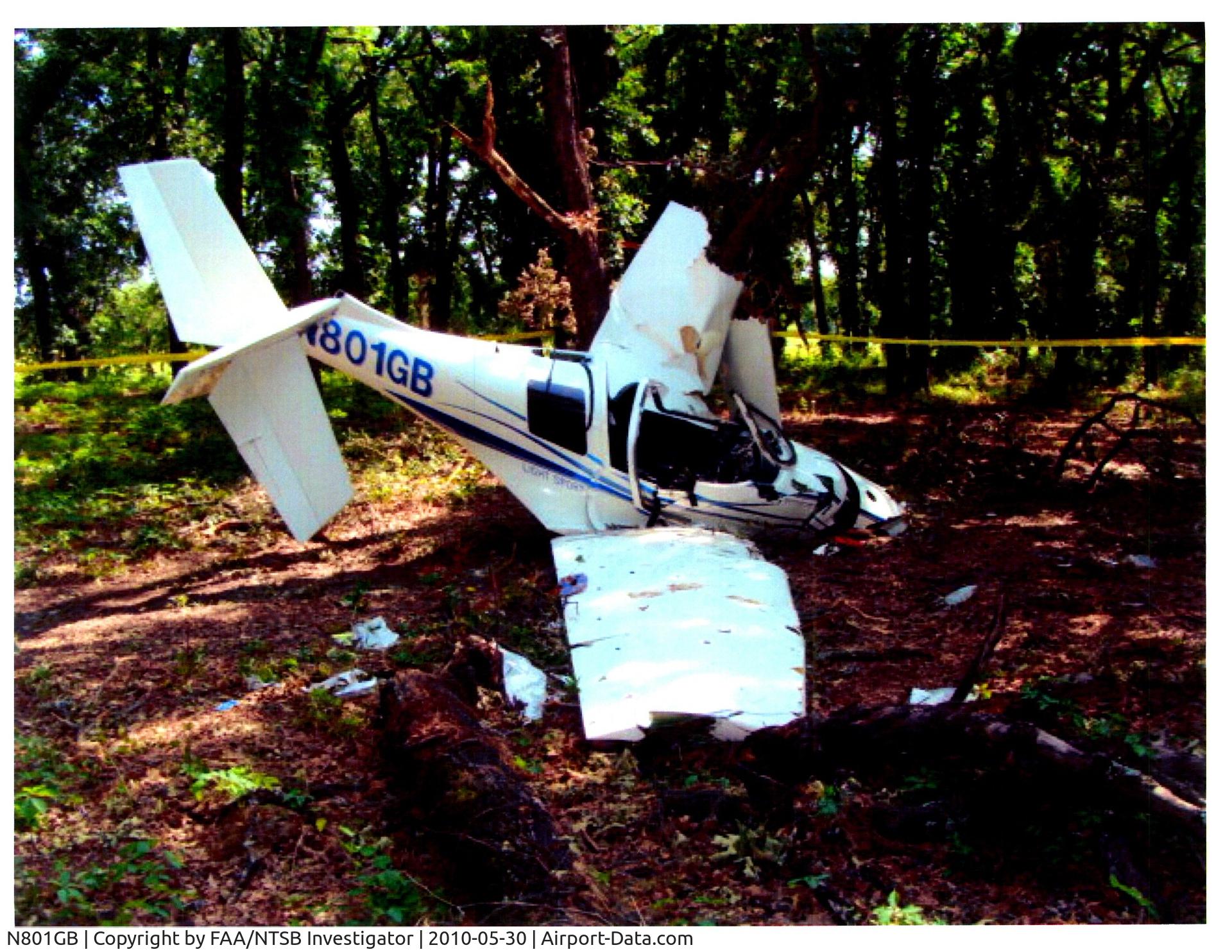 N801GB, 2007 Aveko VL-3 LSA C/N VL-3-012, Crash-scene photograph taken by the F.A.A.