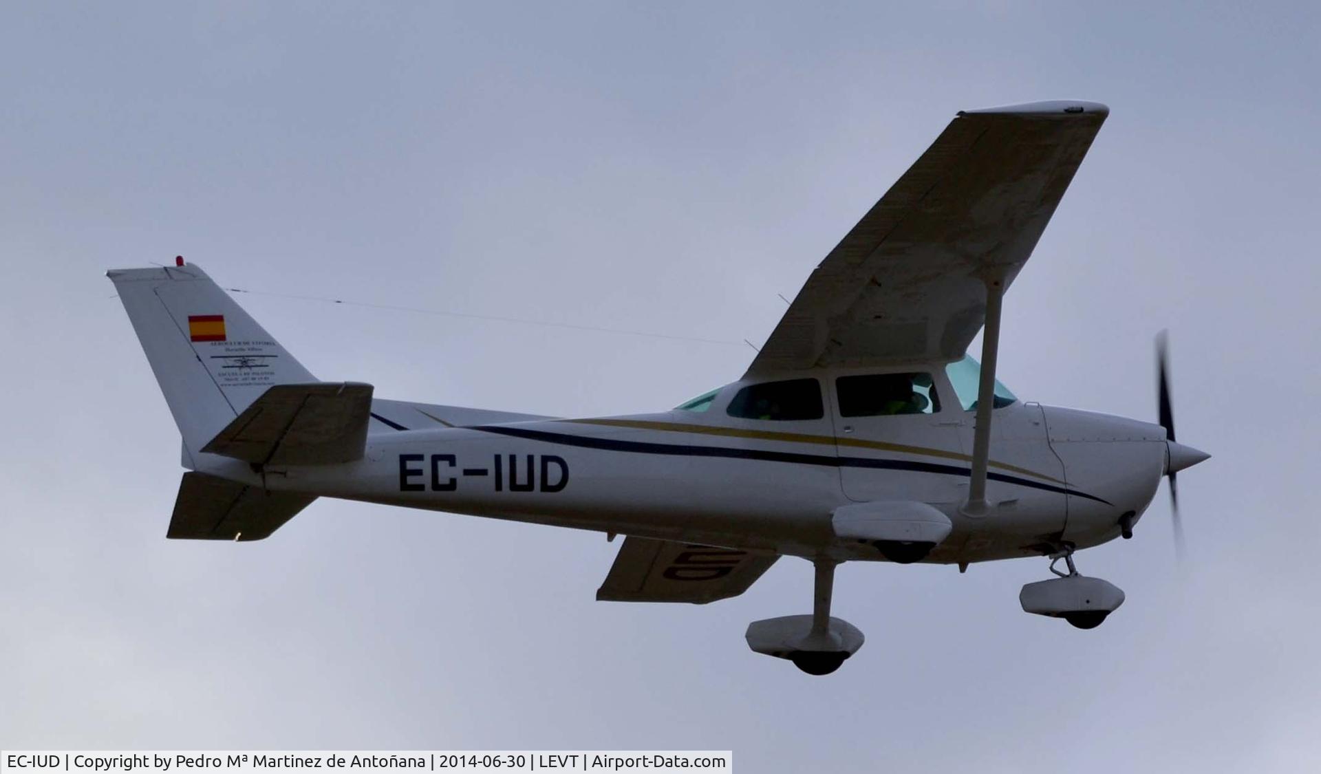 EC-IUD, 1978 Cessna 172N Skyhawk C/N 17270396, Aeropuero Foronda-Vitoria-Gasteiz