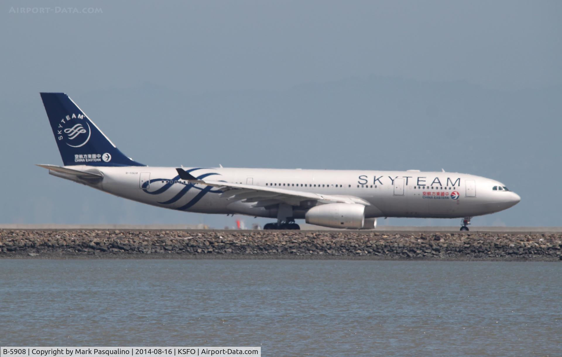 B-5908, 2012 Airbus A330-243 C/N 1372, Airbus A330-200