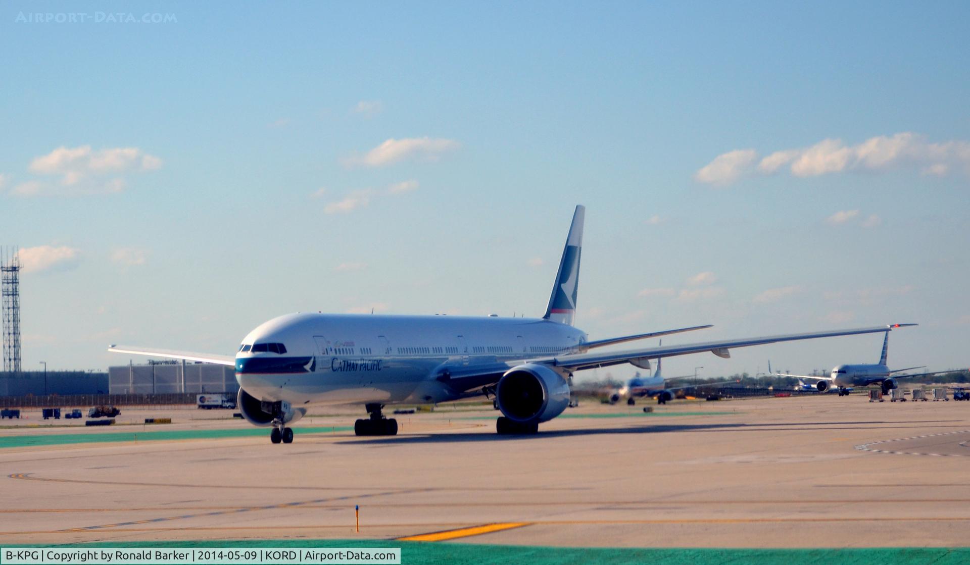 B-KPG, 2008 Boeing 777-367/ER C/N 35300, Taxi O'Hare