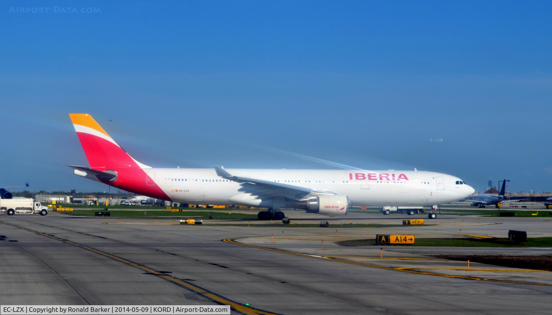 EC-LZX, 2014 Airbus A330-302 C/N 1507, Taxi O'Hare
