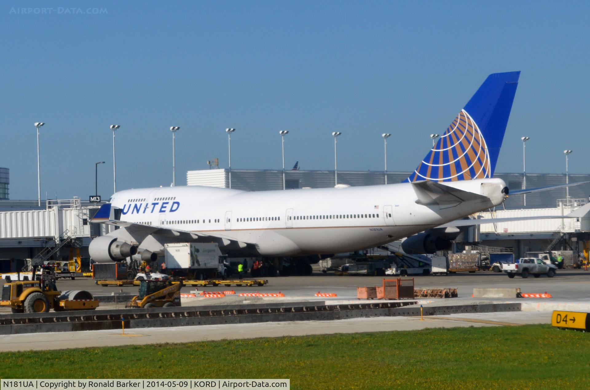N181UA, 1991 Boeing 747-422 C/N 25278, At the gate O'Hare