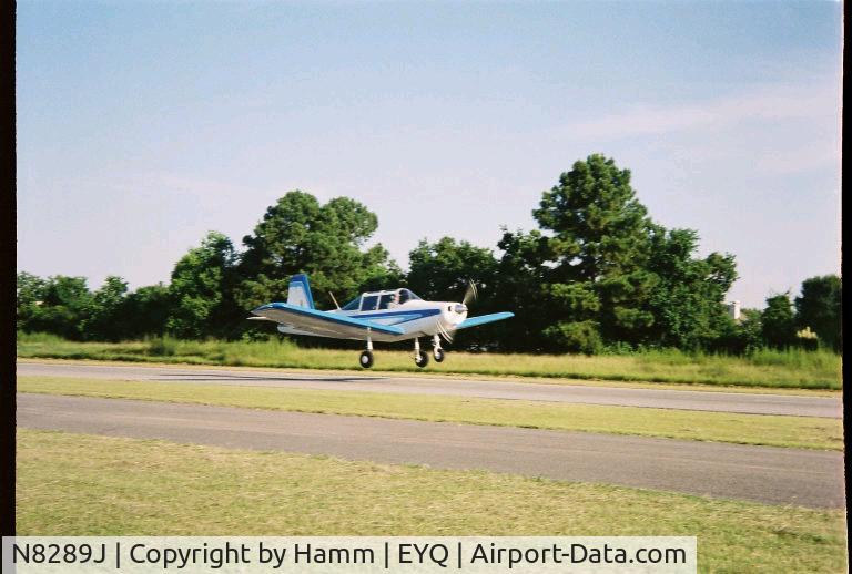 N8289J, 1979 Varga 2150A Kachina C/N VAC-135-79, cross wind landing rwy 9/27