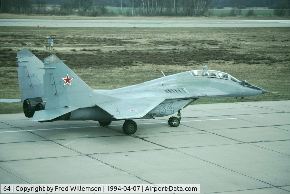 64, Mikoyan-Gurevich MiG-29UB C/N N50903014664, At Wittstock during the withdrawl of the regiment to Russia.