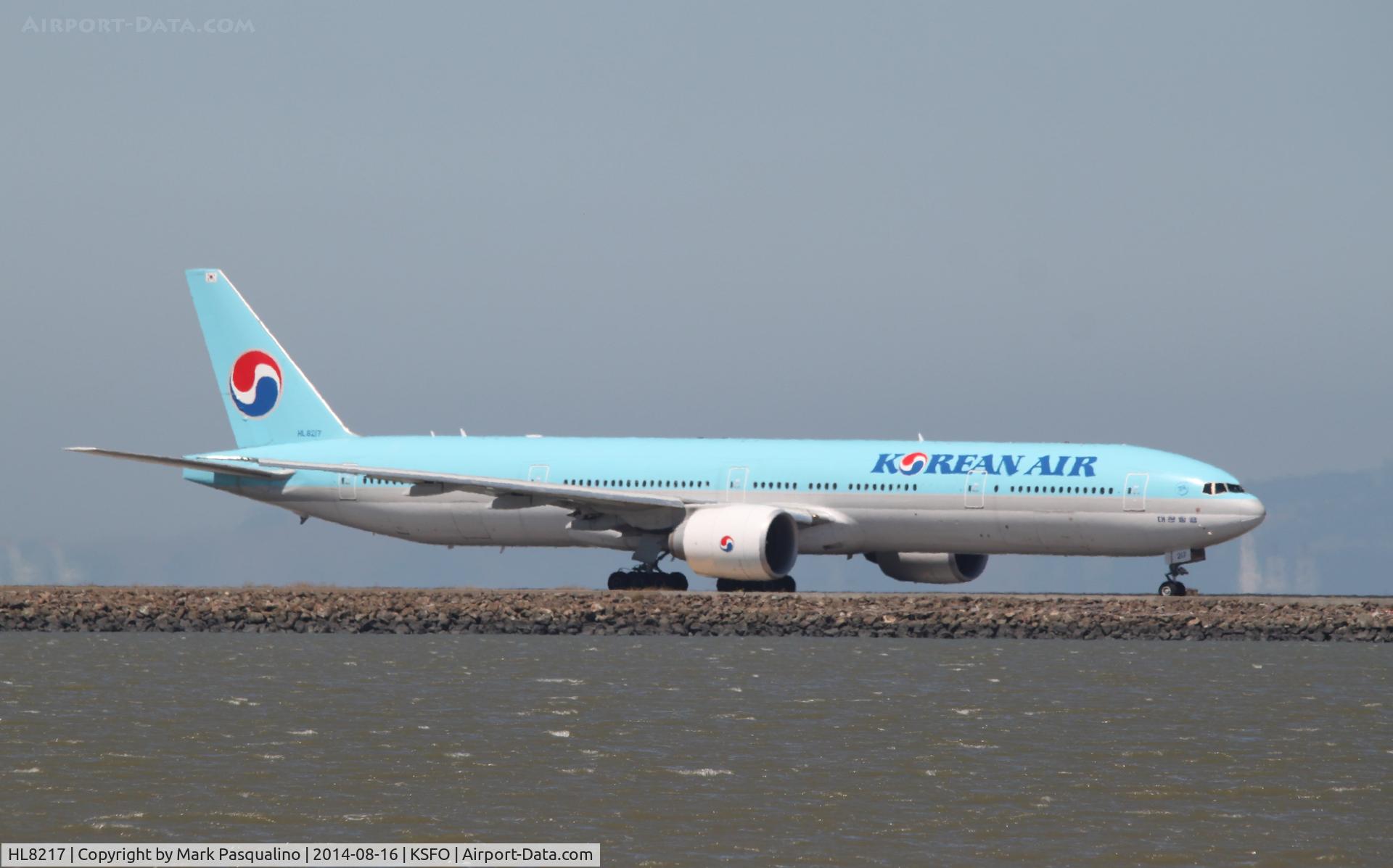 HL8217, 2011 Boeing 777-3B5/ER C/N 37648, Boeing 777-300ER