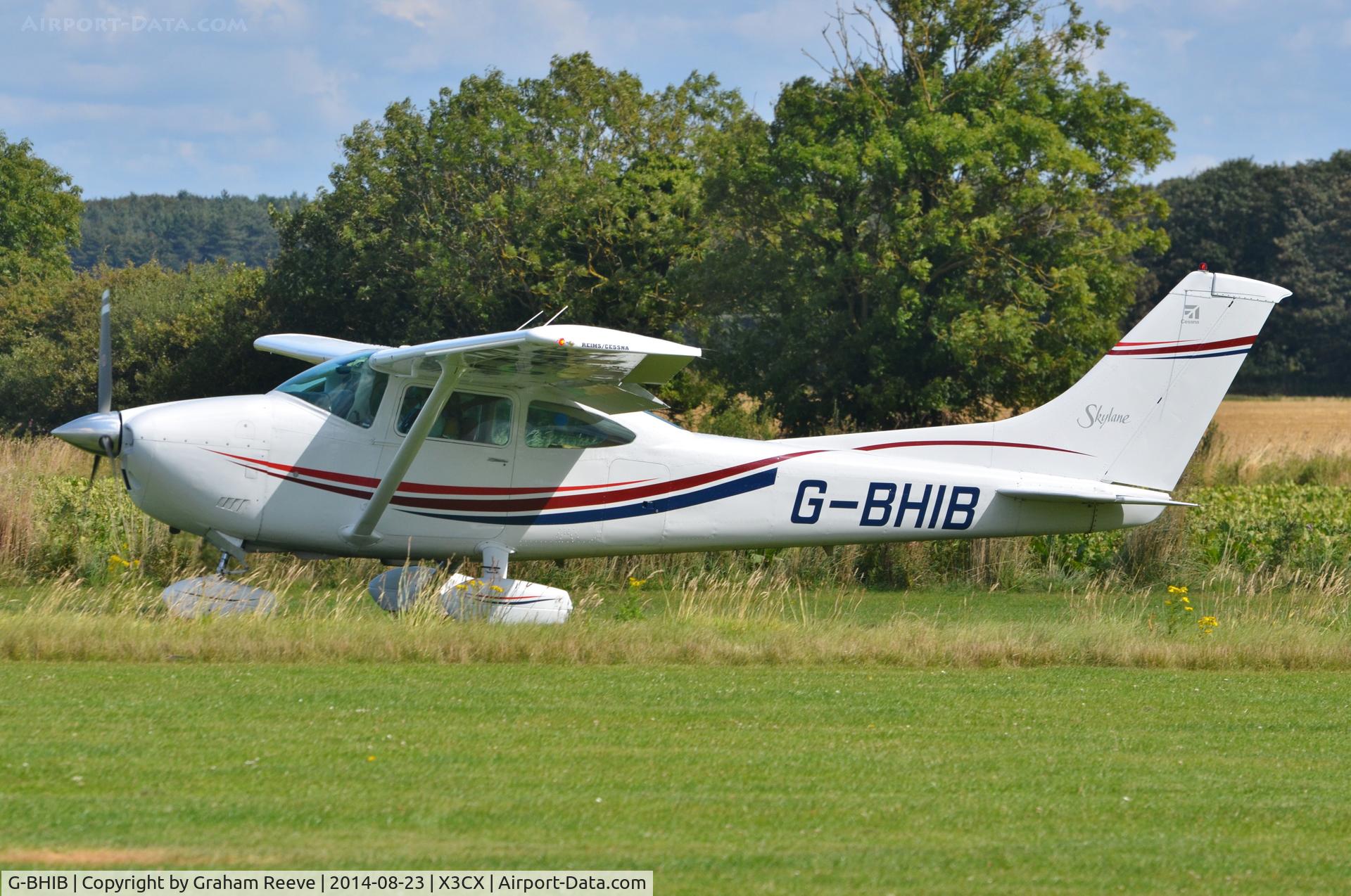 G-BHIB, 1980 Reims F182Q Skylane C/N 0134, About to take off.