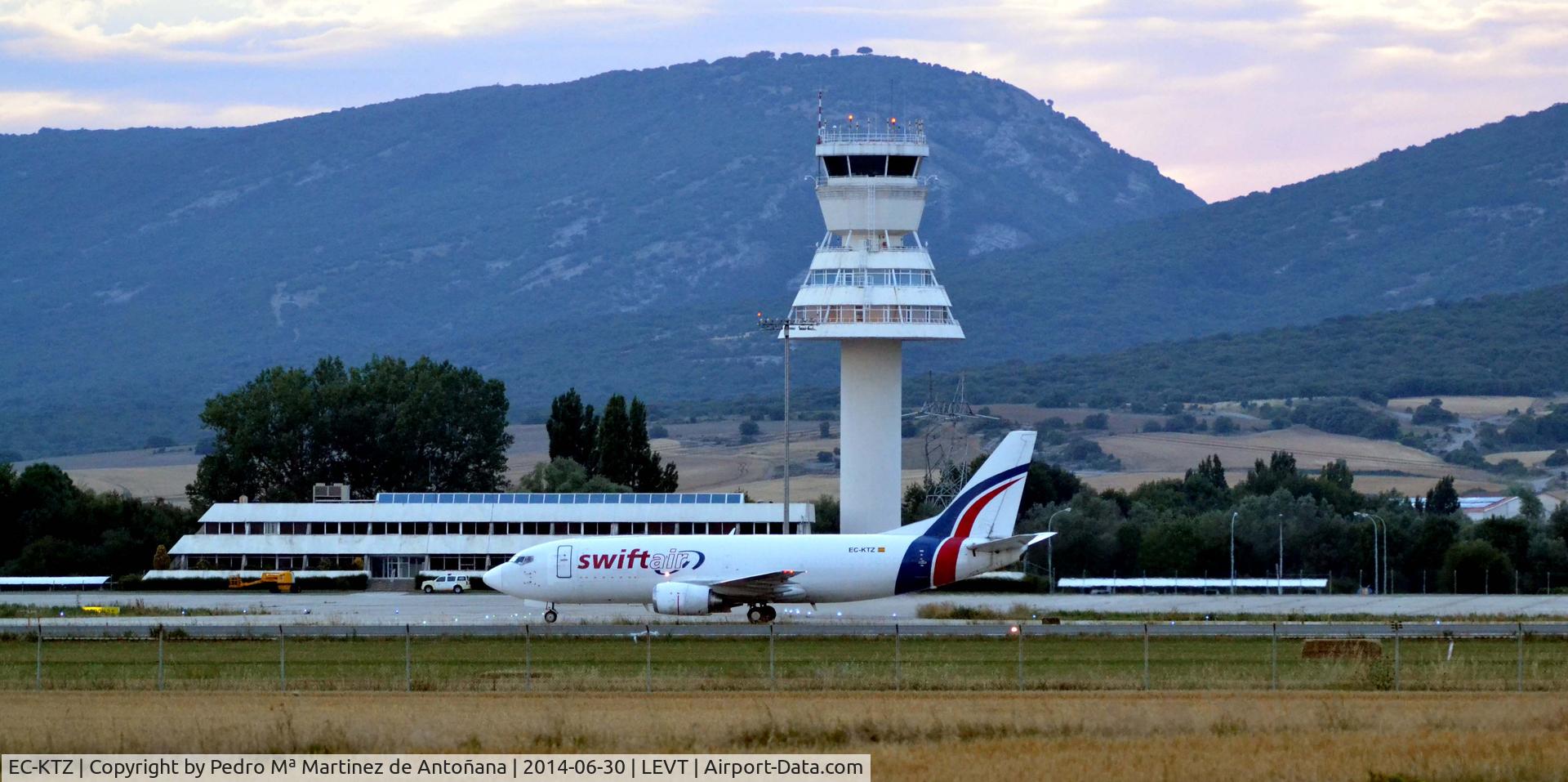 EC-KTZ, 1987 Boeing 737-375(SF) C/N 23708, Aeropuero Foronda-Vitoria-Gasteiz