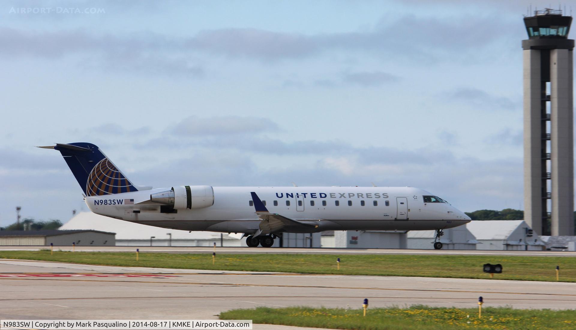N983SW, 2004 Bombardier CRJ-200ER (CL-600-2B19) C/N 7961, CL-600-2B19