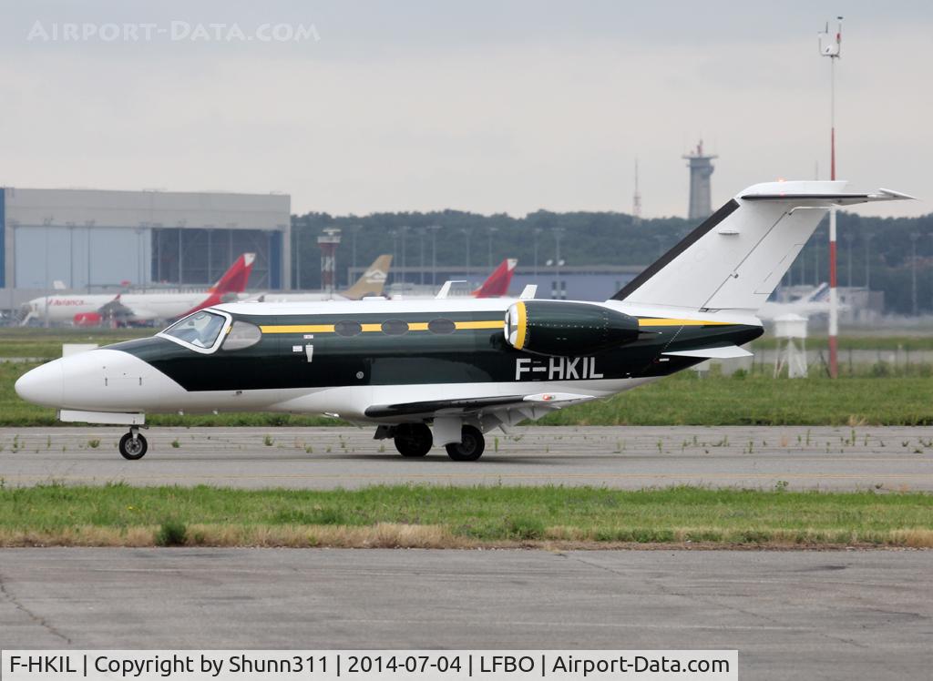 F-HKIL, 2010 Cessna 510 Citation Mustang Citation Mustang C/N 510-0346, Taxxing for departure...