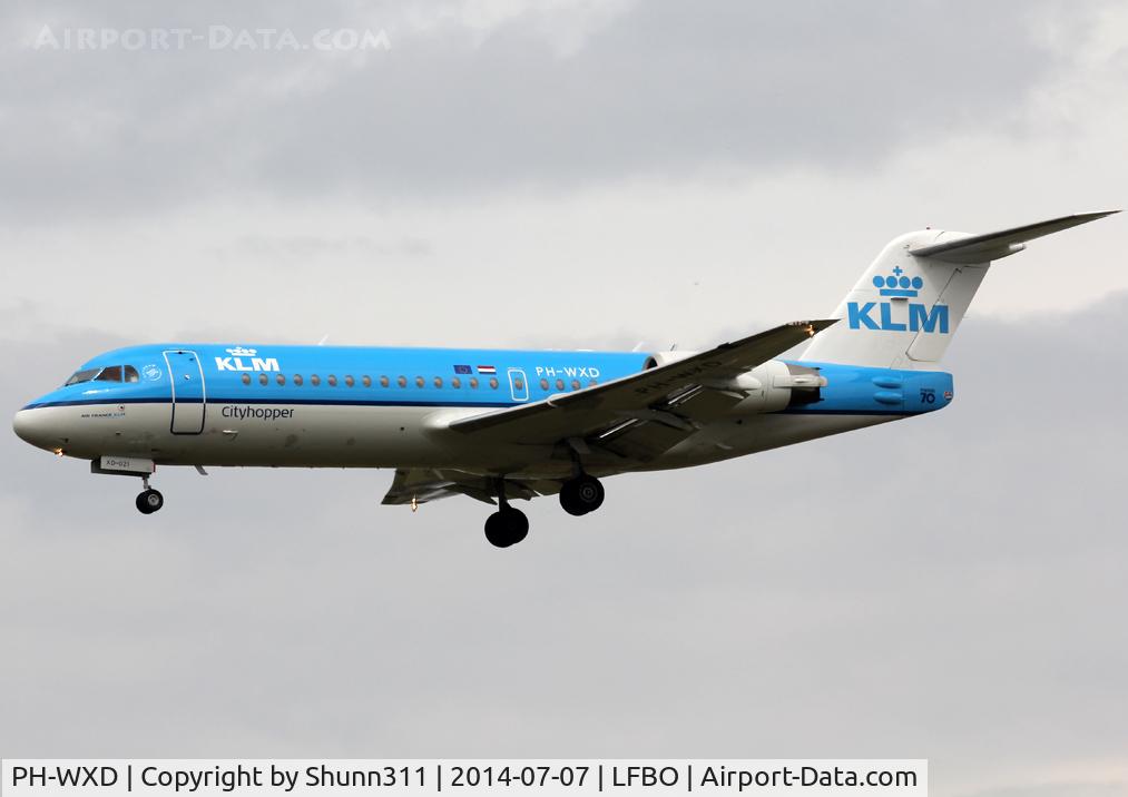 PH-WXD, 1995 Fokker 70 (F-28-0070) C/N 11563, Landing rwy 32L