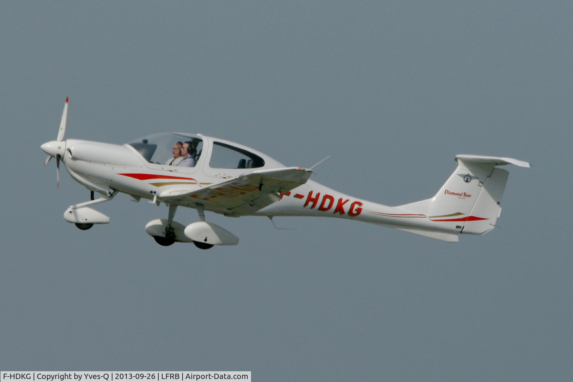F-HDKG, 2002 Diamond DA-40 Diamond Star C/N 40.073, Diamond DA-40 Diamond Star, Take off rwy 25L, Brest-Bretagne airport (LFRB-BES)