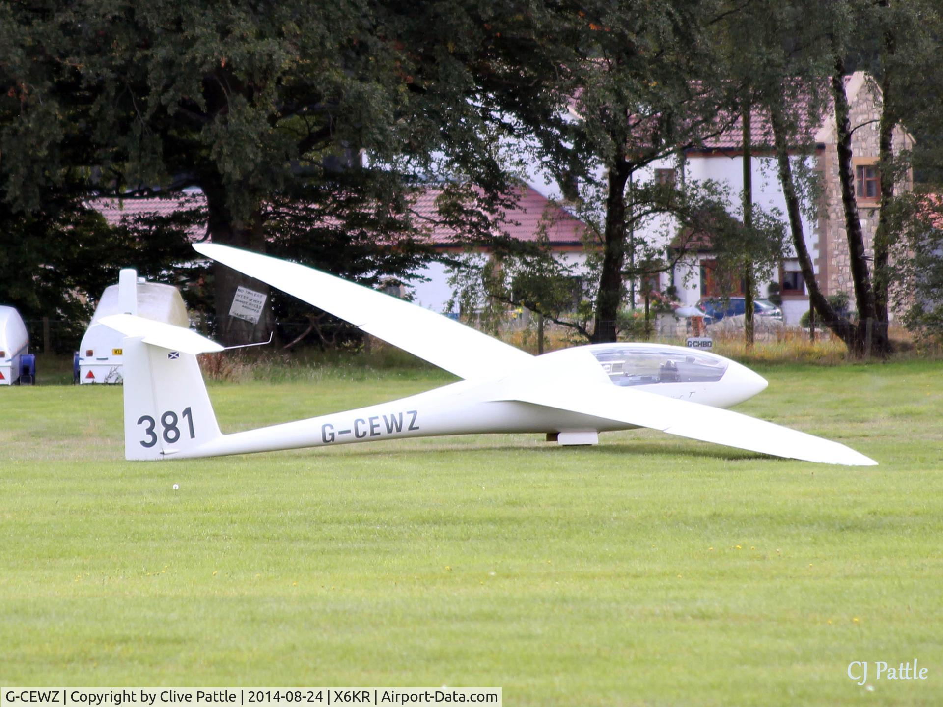 G-CEWZ, Schempp-Hirth Discus bT C/N 128, At rest at Portmoak, Scotland