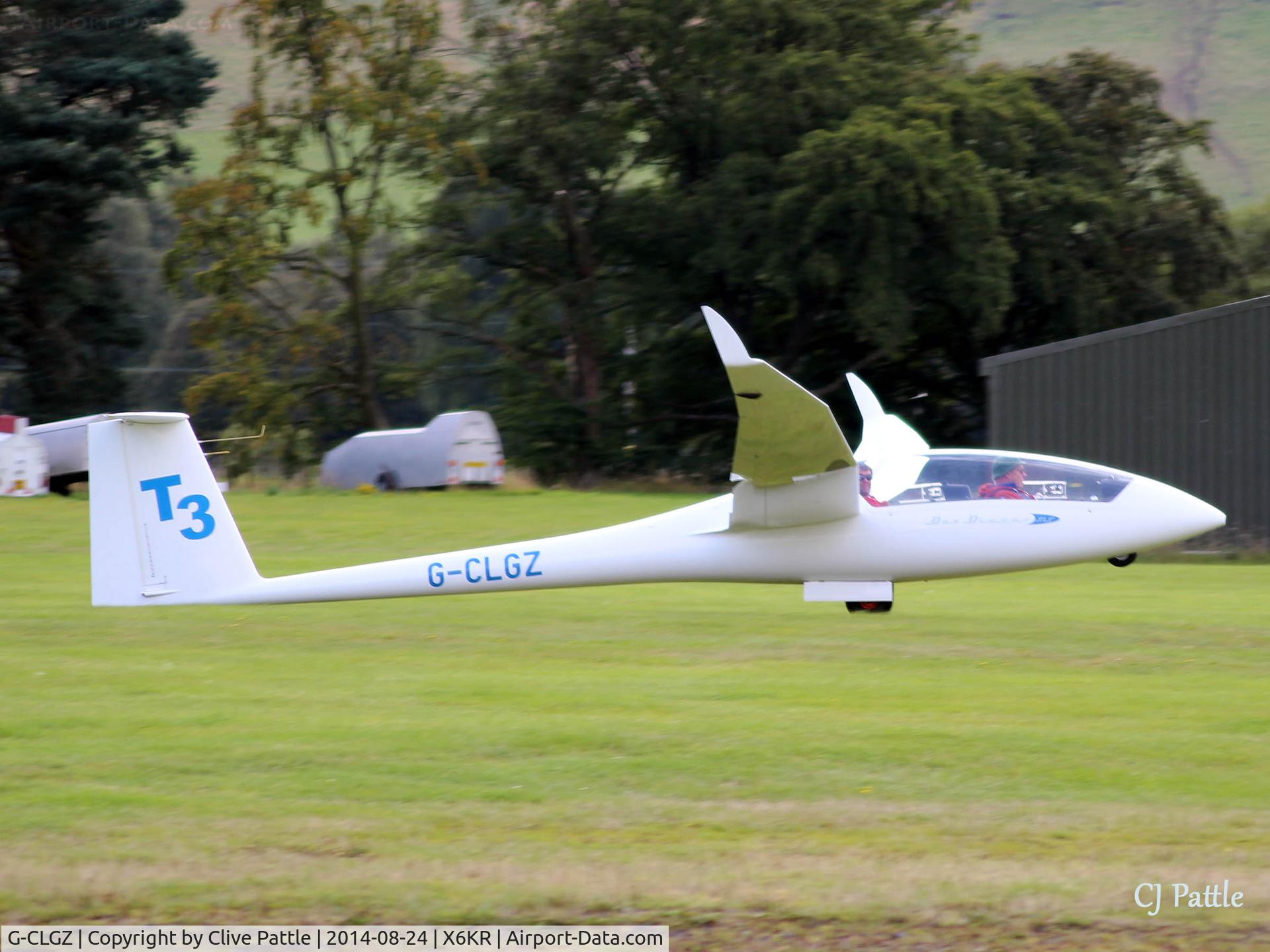 G-CLGZ, Schempp-Hirth Duo Discus (XL)T C/N 230, Landing at Portmoak, Scotland