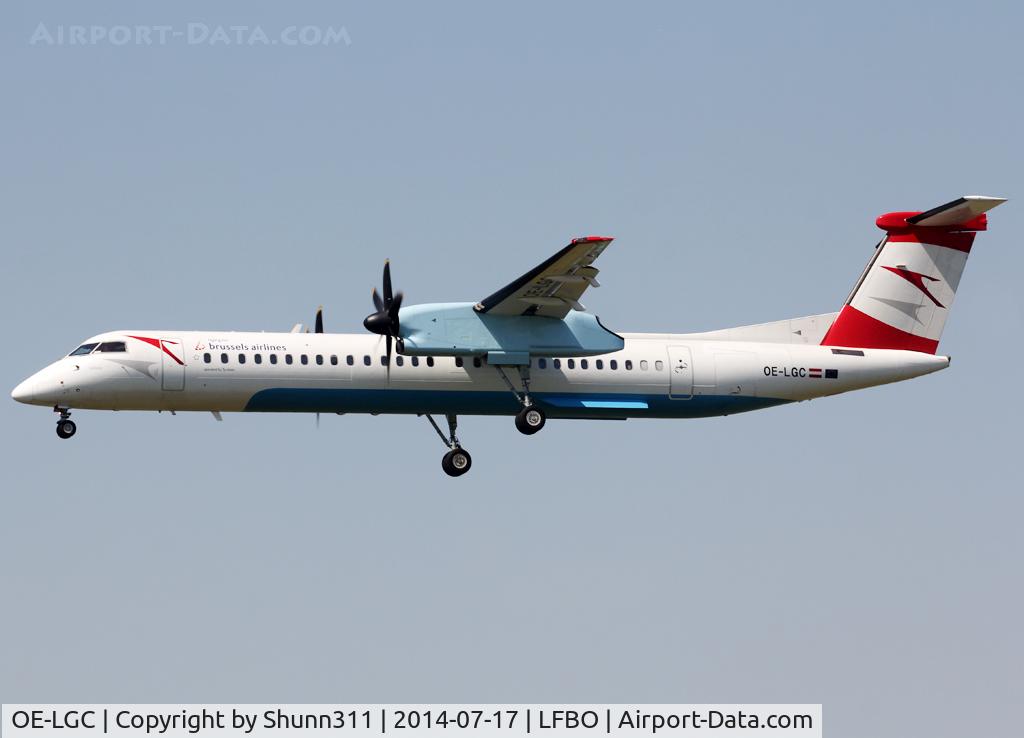 OE-LGC, 2000 De Havilland Canada DHC-8-402Q Dash 8 C/N 4026, Landing rwy 32R in Austrian Arrows c/s with Brussels Airlines titles
