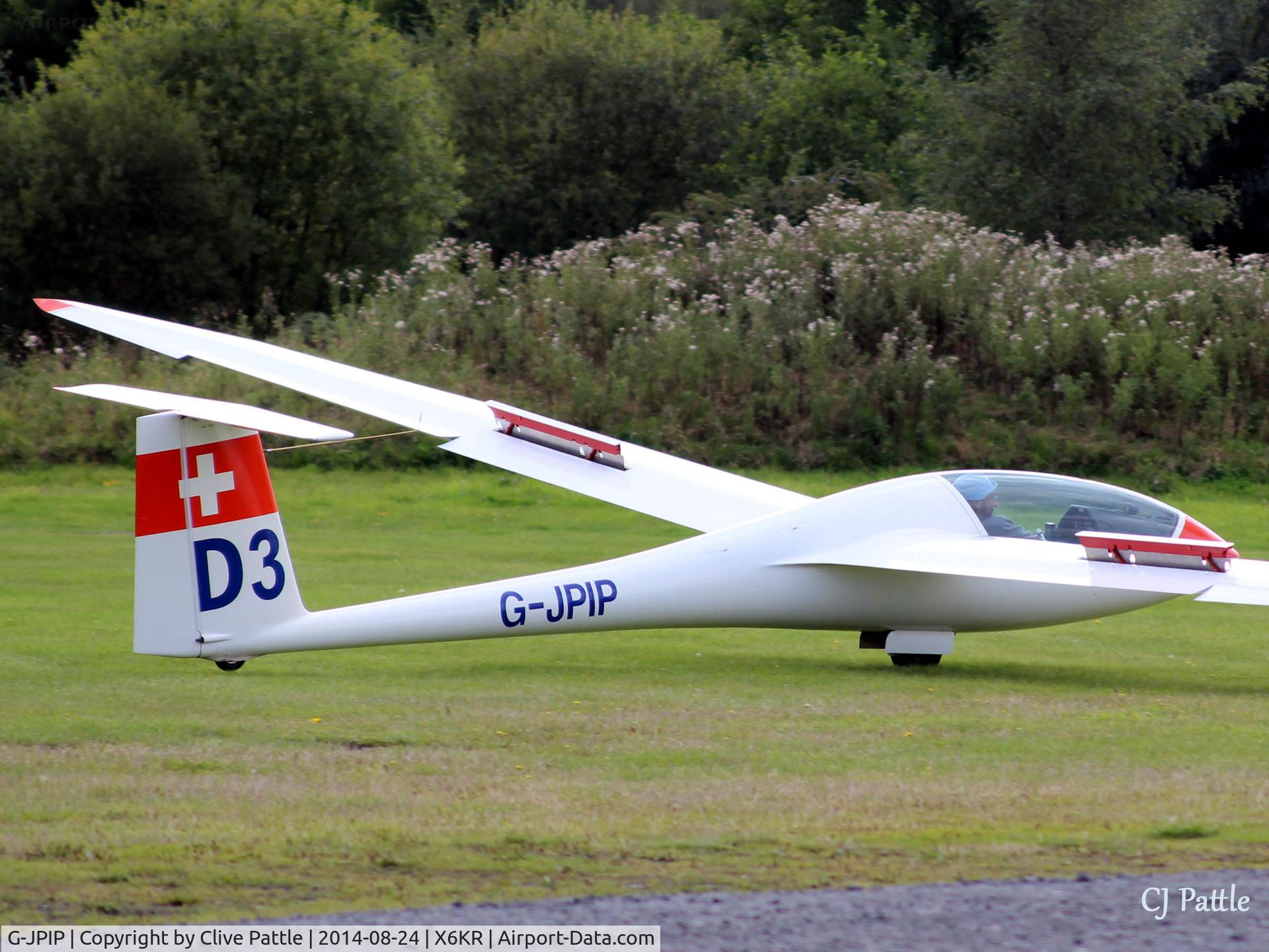 G-JPIP, Schempp-Hirth Discus bT C/N 12, Landing roll at Portmoak, Scotland