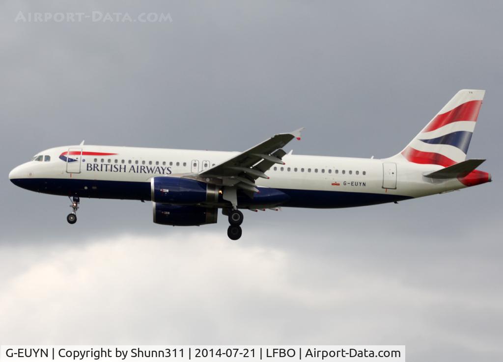G-EUYN, 2011 Airbus A320-232 C/N 4975, Landing rwy 32L