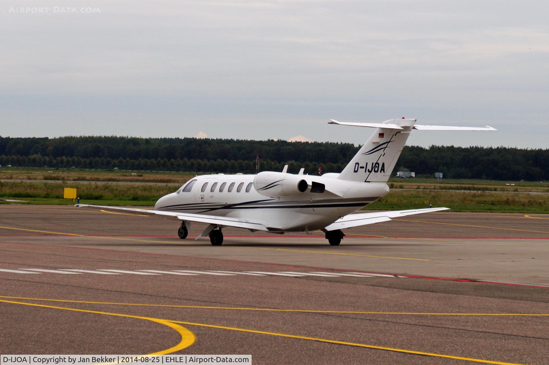D-IJOA, 2001 Cessna 525A CitationJet CJ2 C/N 525A-0034, Lelystad Airport