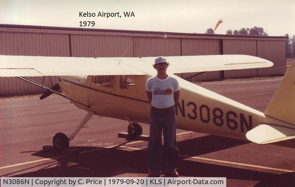 N3086N, 1947 Cessna 140 C/N 13344, My friend standing by my plane.