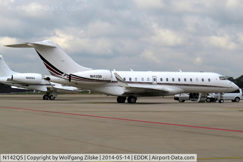 N142QS, 2005 Raytheon Beechjet 400A C/N RK-432, visitor