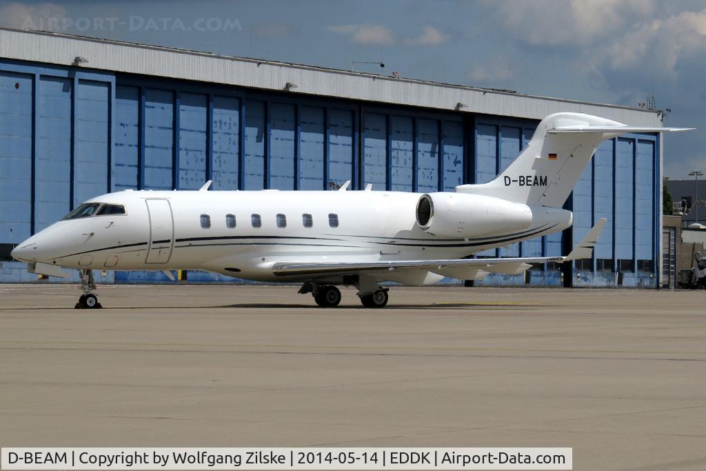 D-BEAM, 2014 Bombardier Challenger 300 (BD-100-1A10) C/N 20452, visitor