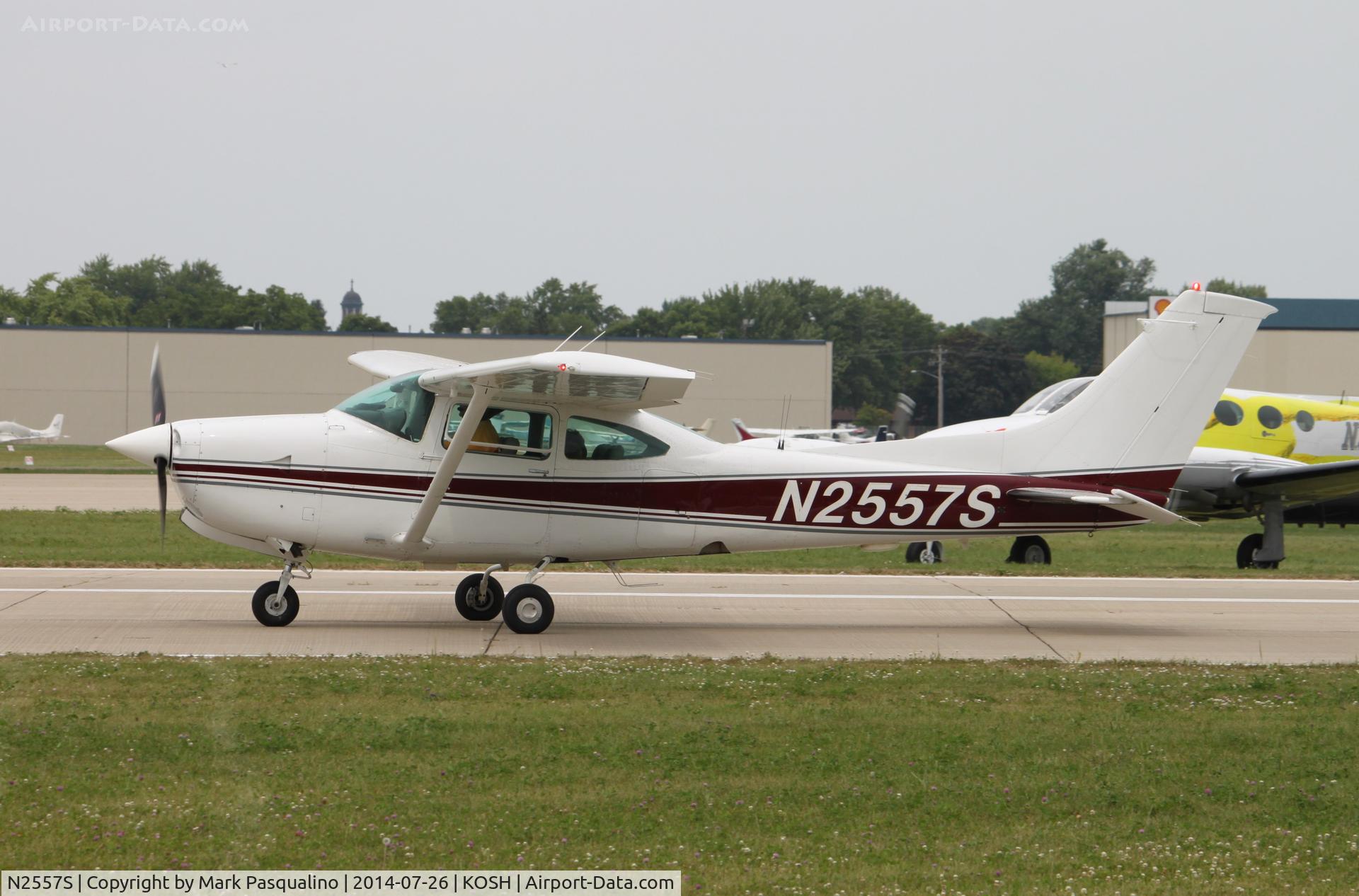 N2557S, Cessna TR182 Turbo Skylane RG C/N R18201349, Cessna TR182