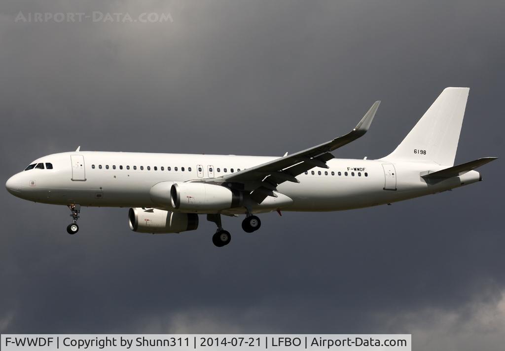 F-WWDF, 2014 Airbus A320-232 C/N 6198, C/n 6198 - For Capital Airlines