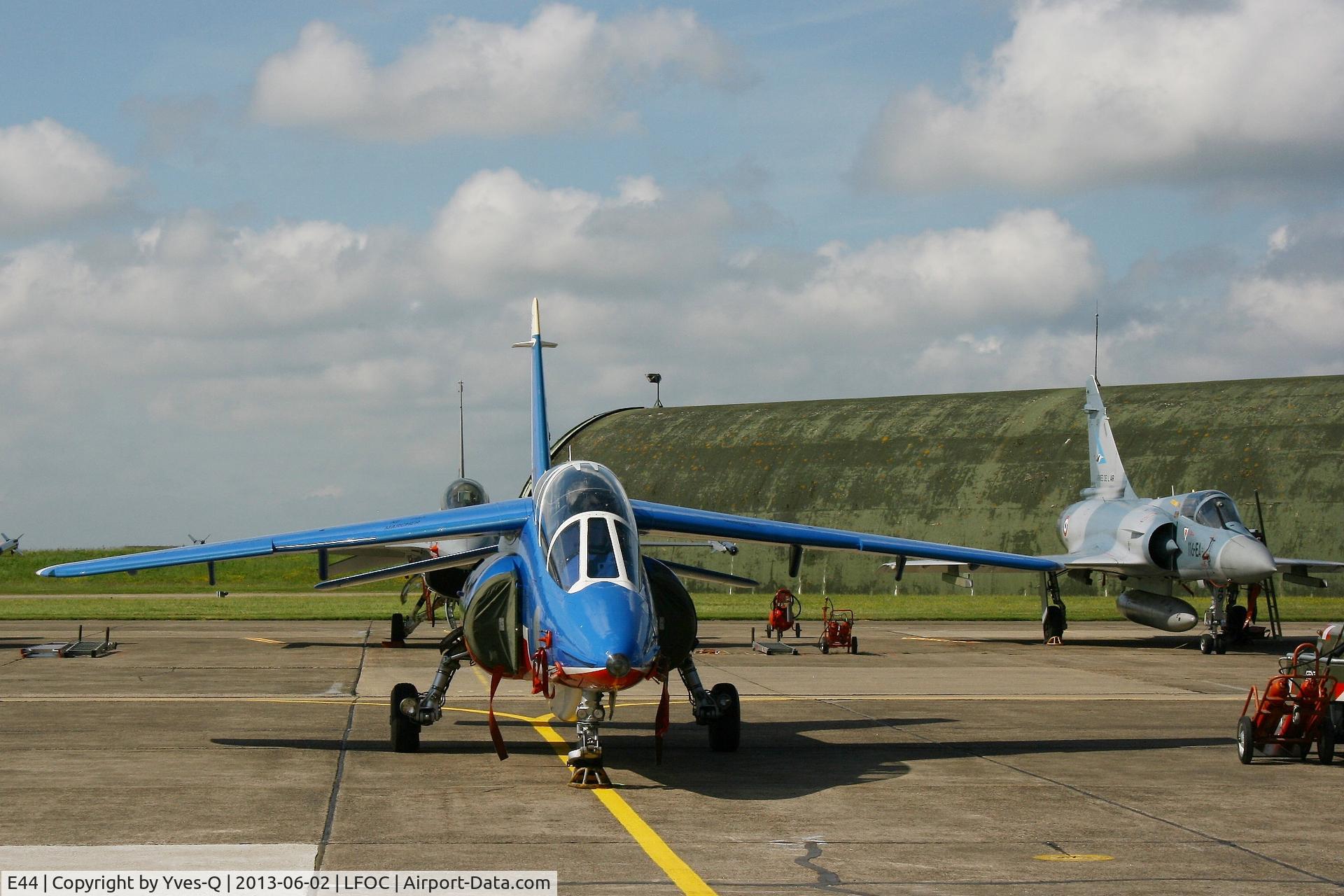 E44, Dassault-Dornier Alpha Jet E C/N E44, Dassault-Dornier Alpha Jet E (F-UHRE), Athos 08 of Patrouille de France 2013, Châteaudun Air Base 279 (LFOC) open day 2013
